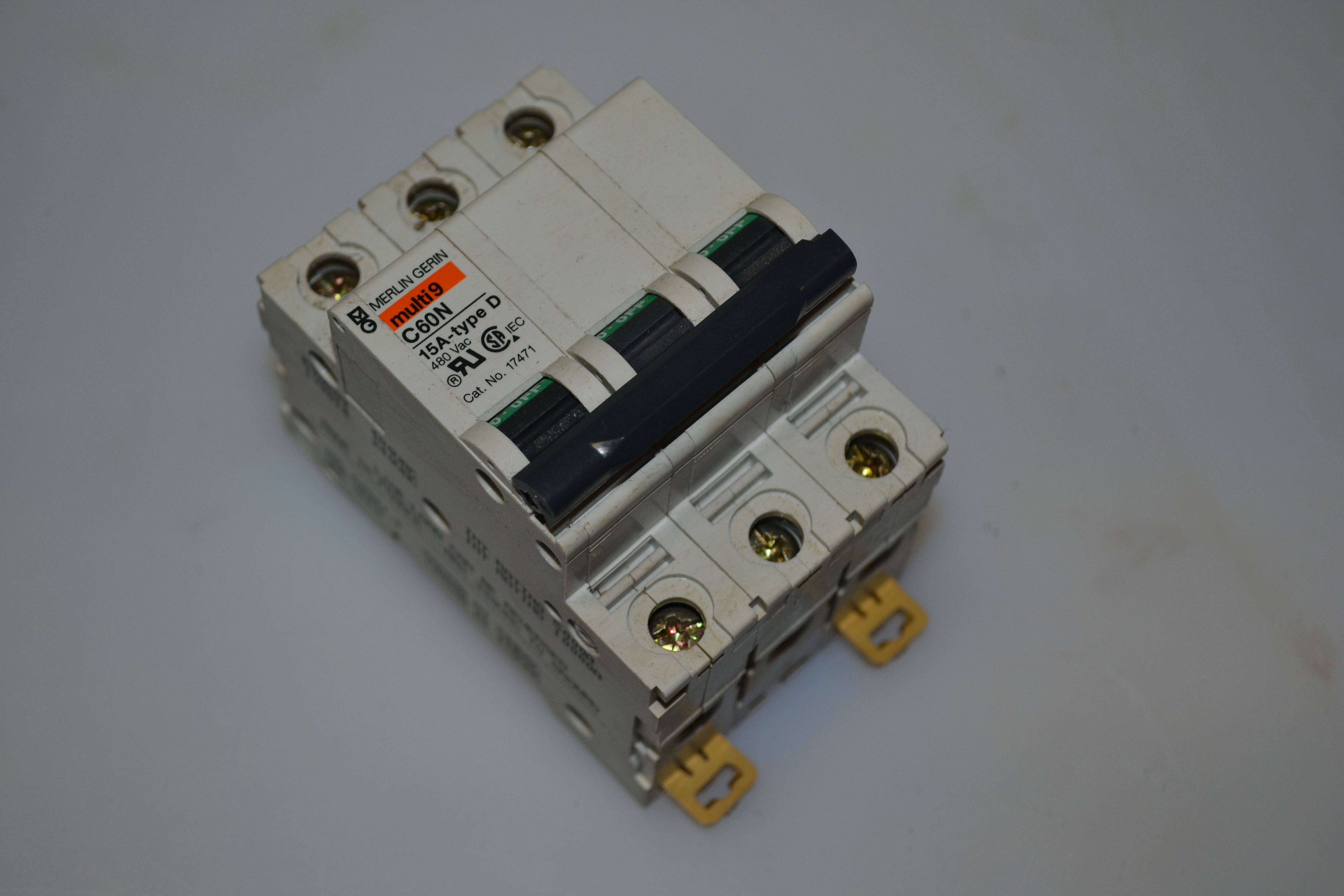 MERLIN GERIN C60N 15A-TYPE D 3 POLES