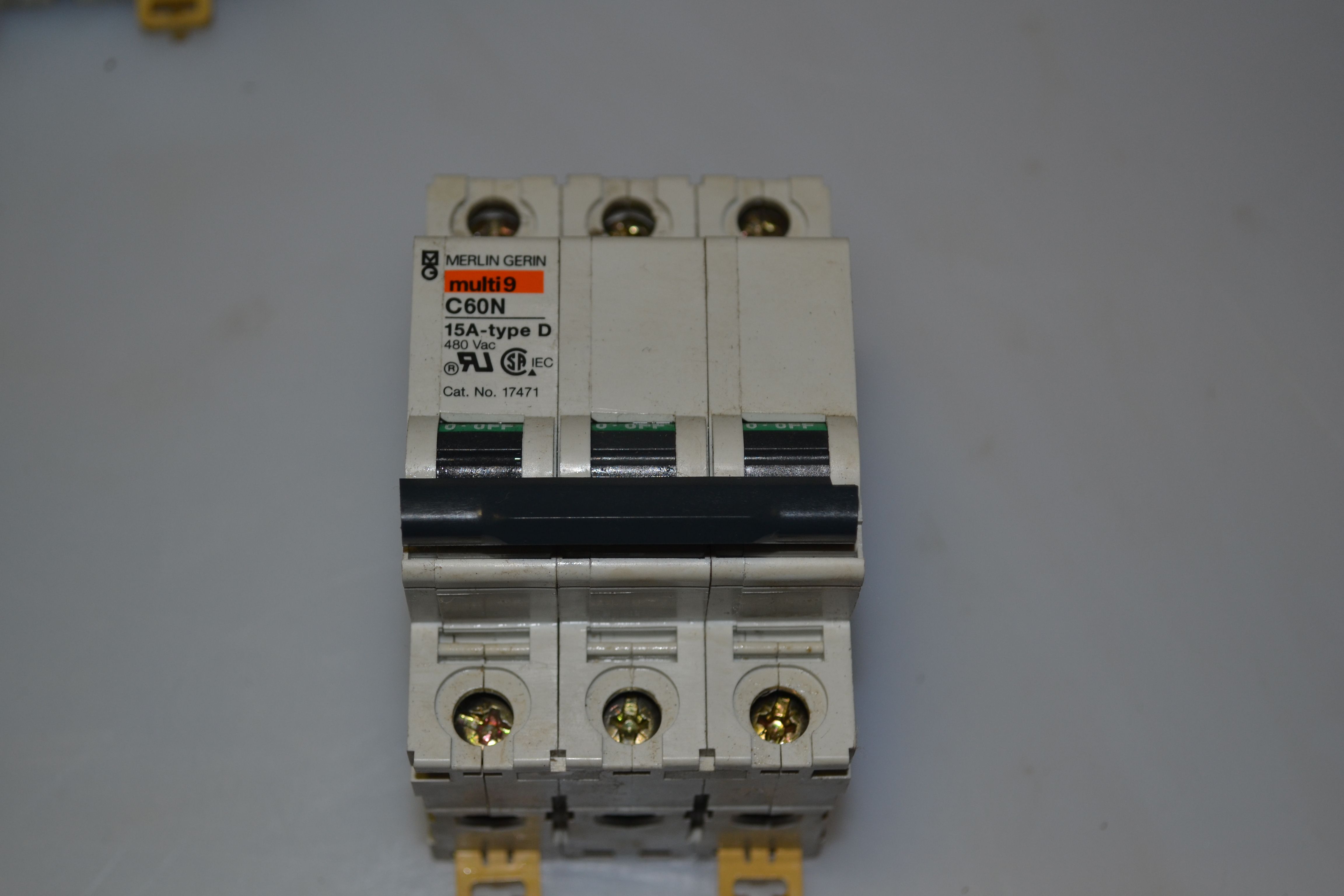 MERLIN GERIN C60N 15A-TYPE D 3 POLES