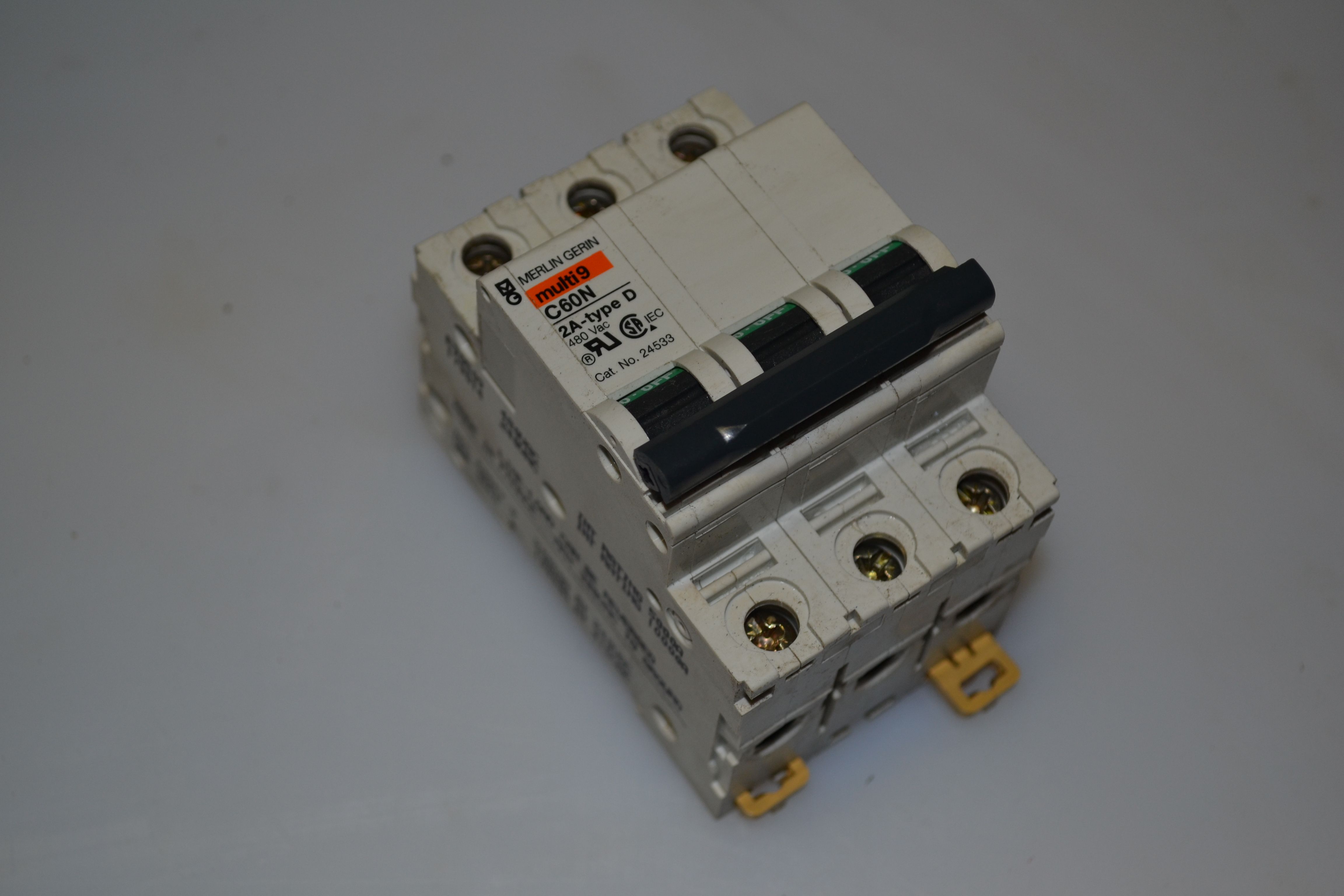 MERLIN GERIN C60N 2A-TYPE D 3 POLES
