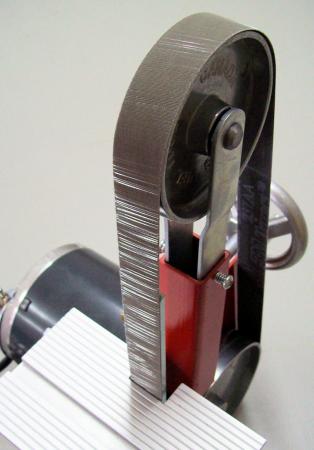 COURROIE DE POLISSAGE MICRO PYRAMIDE 1'' X 42'' GRAIN 700